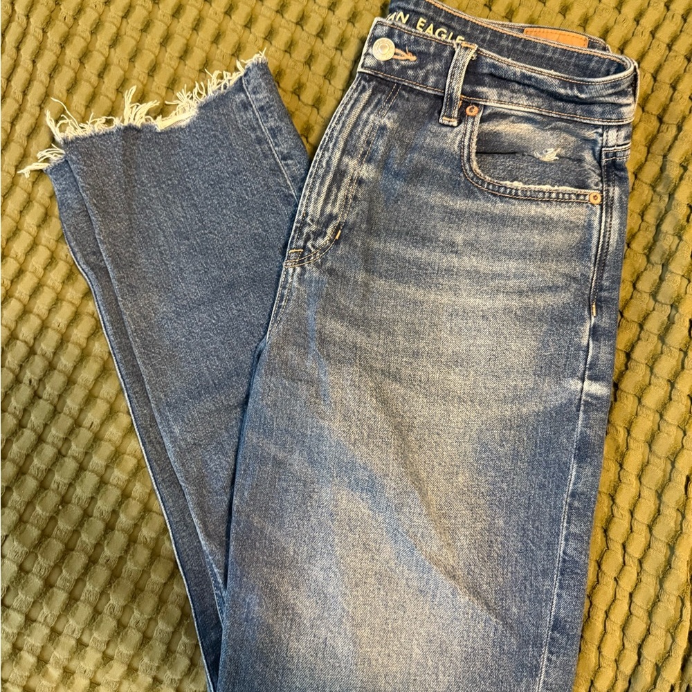 American Eagle Outfitters Women's Distressed Blue Cropped Jeans